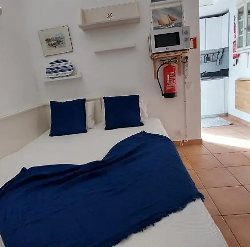 Sailing Acoteias 아파트