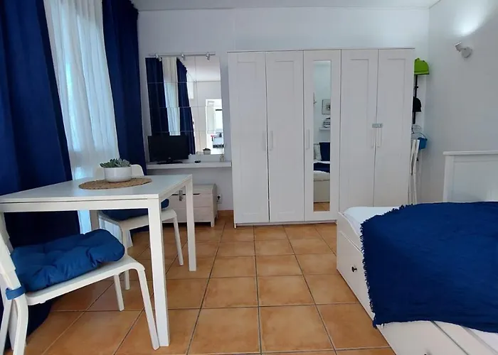 Sailing Acoteias 아파트